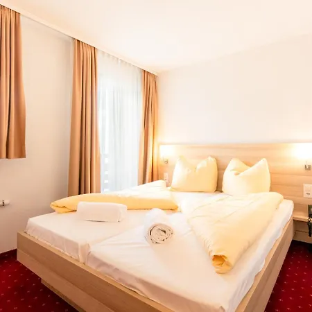 Kreuz Hotell 3*