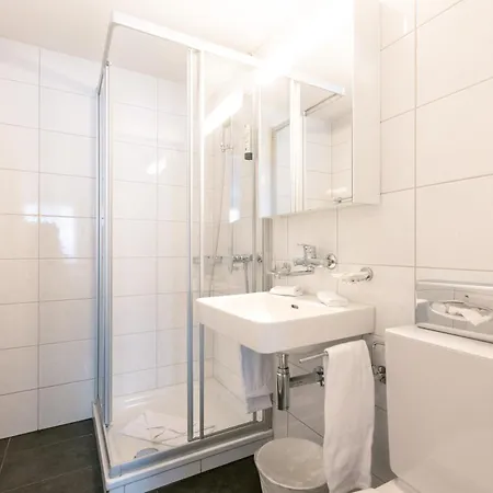 Kreuz Hotell 3*