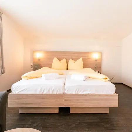 Hotel Kreuz 3*