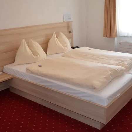 Hotell Kreuz 3*